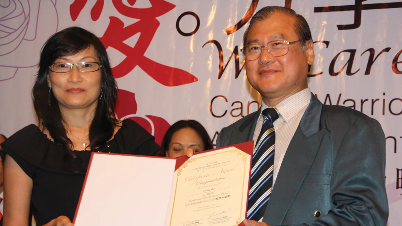 Ms. Chi with family during her bone cancer journey
