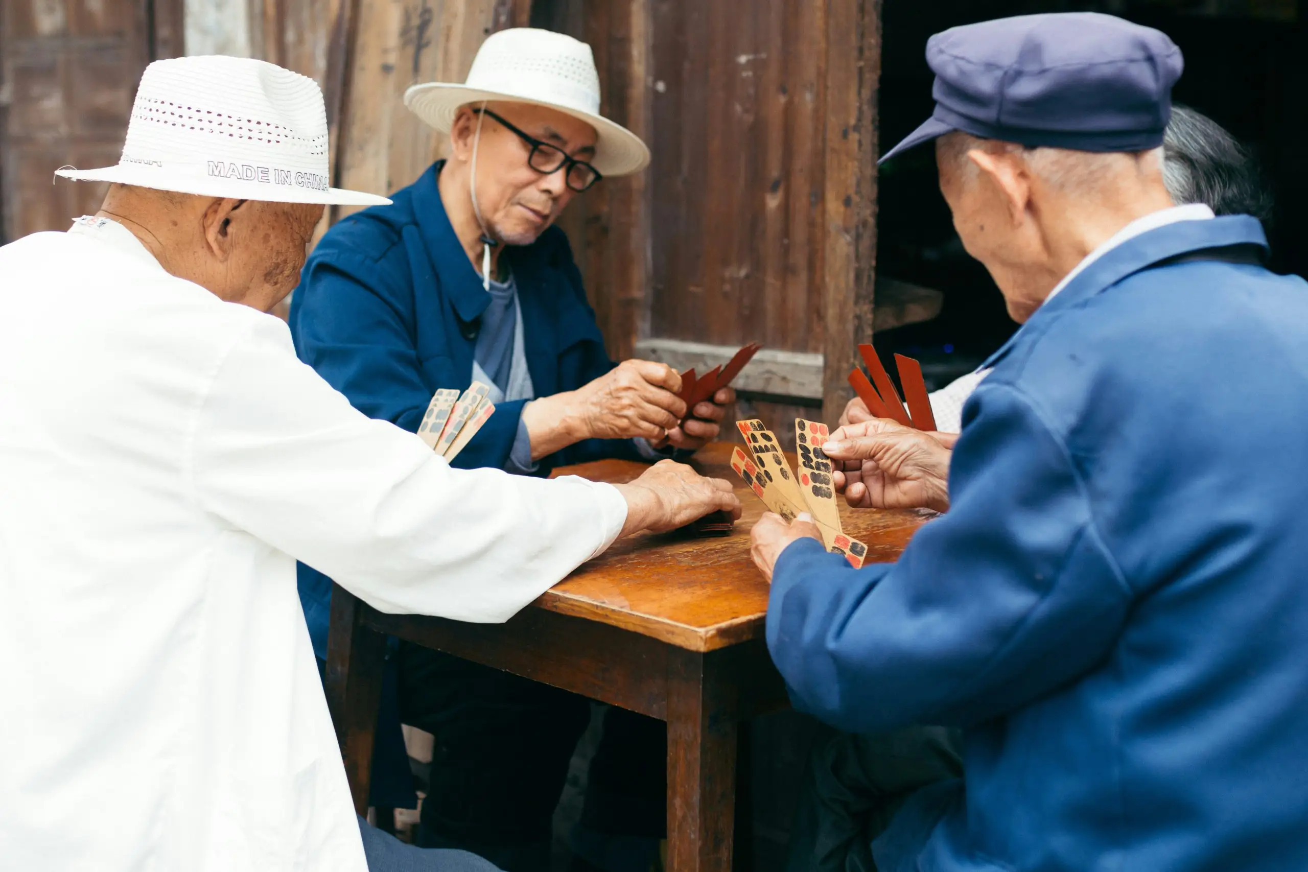 Témoignage de M. Dong Hai Ben sur sa guérison du cancer du foie avec le Liquide Tian Xian Témoignage de survivant du cancer du foie : M. Dong Hai Ben, Jilin (Chine) — tumeur hépatique de 14×9 cm fortement réduite en 50 jours grâce au Liquide Tian Xian.